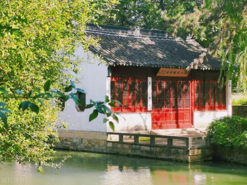 Comparable to a level 5A scenic spot! Is your alma mater one of 10 most beautiful universities in China?
