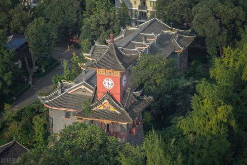 Comparable to a level 5A scenic spot! Is your alma mater one of 10 most beautiful universities in China?