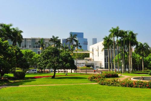 Comparable to a level 5A scenic spot! Is your alma mater one of 10 most beautiful universities in China?