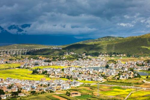 One city, one strategy, fun in Yunnan - Dali in wind, snow and moon
