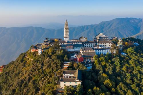 One city, one strategy, fun in Yunnan - Dali in wind, snow and moon
