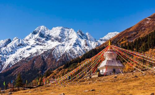 Western Sichuan Travel Guide - Mount Xigongyan "After Shu Mountains"