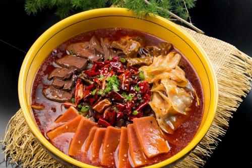 Chongqing Mountain City Food Guide: Eat and Drink with Locals