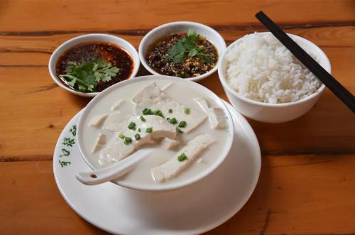 Zigong food strategy: N ways to eat rabbits, how many delicacies have you tried that messed up whole web?