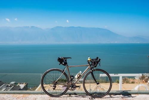 Journey through Yunnan TOP1 - plateau-lake (Lake Erhai) deep in mountains