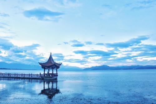 Journey through Yunnan TOP1 - plateau-lake (Lake Erhai) deep in mountains