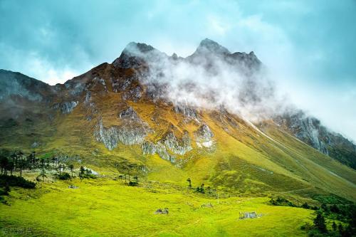 Slow Pace In-Depth Tour (Yunnan) - A 12-day journey through mysteries of western Yunnan with detailed itineraries and strategies