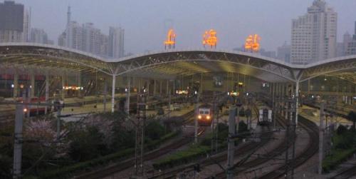There are 4 dizzying train stations in my country, and there are at least 5 in one city. Outsiders can often be wrong