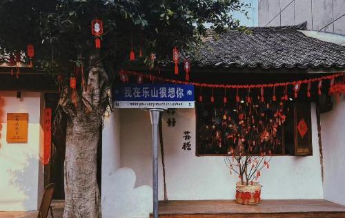 Sichuan is a city no smaller than Chengdu, with three World Heritage Sites and a comfortable life.