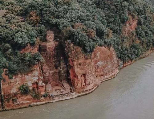 Sichuan is a city no smaller than Chengdu, with three World Heritage Sites and a comfortable life.