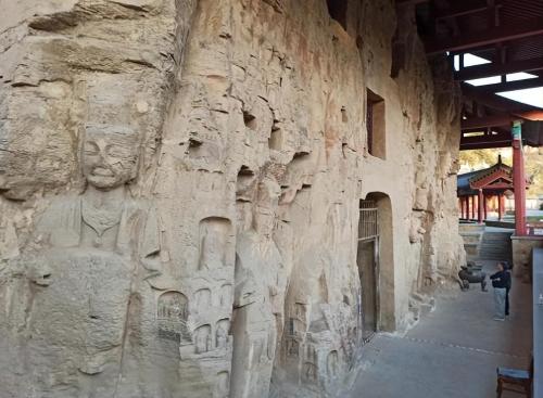 The largest Buddha in Shaanxi, palm width 5 or 6 meters! now a world heritage
