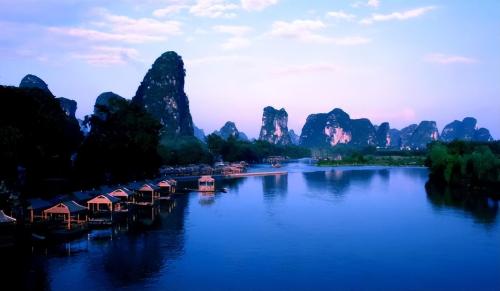 The three Chinese cities most favored by foreigners, Chengdu and Beijing, drop off list one by one.