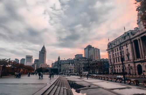 The three Chinese cities most favored by foreigners, Chengdu and Beijing, drop off list one by one.