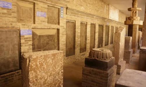 This district is extraordinary with 7 museums, 5 imperial mausoleums and historical sites all over lanes.