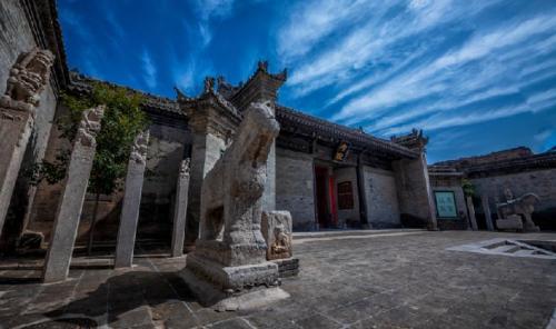 This district is extraordinary with 7 museums, 5 imperial mausoleums and historical sites all over lanes.