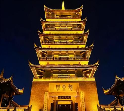 Two cities in China named after "Buddha" are located in provinces of Guangdong and Shaanxi, and inhabitants stand up for kindness of people's hearts.