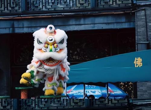 Two cities in China named after "Buddha" are located in provinces of Guangdong and Shaanxi, and inhabitants stand up for kindness of people's hearts.