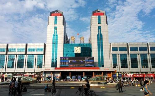 This heavy-duty railway station can go directly to any province, autonomous region and city on mainland without a transfer!