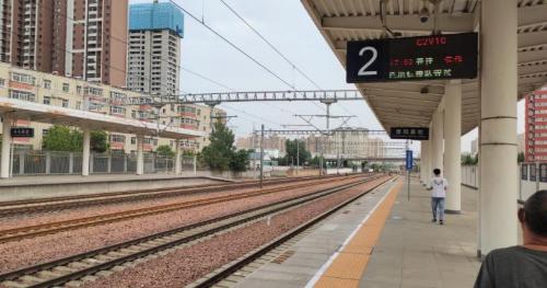 This heavy-duty railway station can go directly to any province, autonomous region and city on mainland without a transfer!