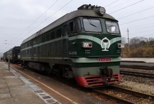 The only free train in China, no need to buy a ticket to take train, anyone can take it
