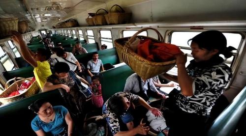 The only free train in China, no need to buy a ticket to take train, anyone can take it
