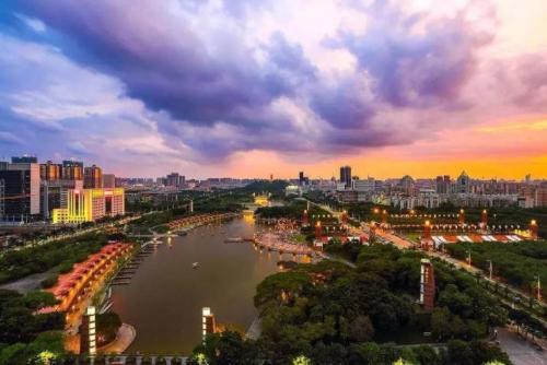 The third largest city in Guangdong, its GDP is close to that of Shenzhen and Guangzhou, but usually very low key.