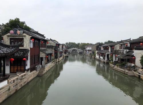 The first county-level city in China with a subway, known as "the strongest county in China", with beautiful scenery.
