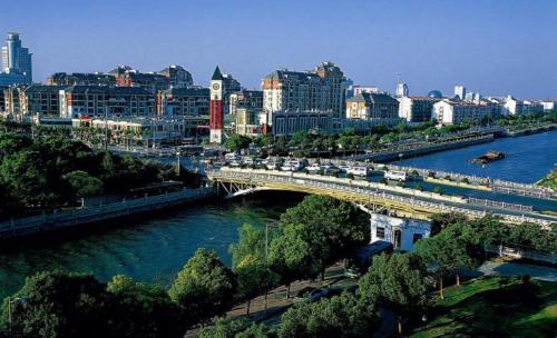 The first county-level city in China with a subway, known as "the strongest county in China", with beautiful scenery.