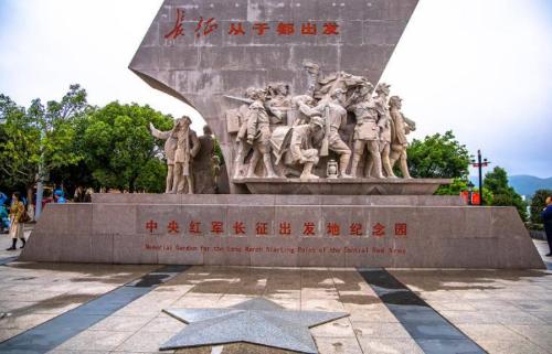 The fastest growing county in Jiangxi, with high-rise buildings on both sides of the river, rich red culture and beautiful scenery.