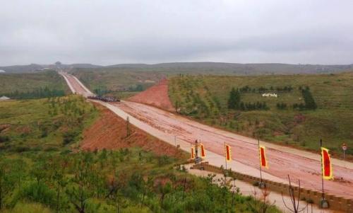 It is said that first "high-speed road" in my country with a length of more than 800 kilometers was built by Qin Shi Huang without grass.