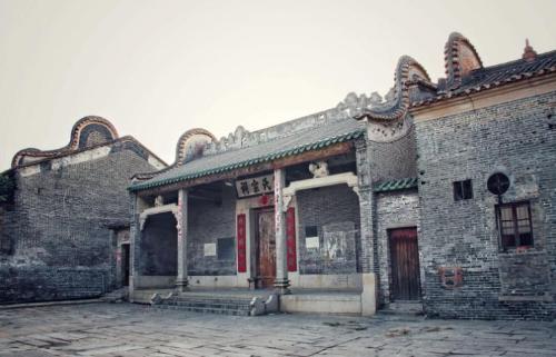 There is an ancient village in Guangdong province, which has a large number of ancient buildings, it is also known as "the first ancient village in Guangdong province."
