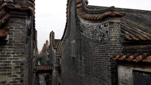 There is an ancient village in Guangdong province, which has a large number of ancient buildings, it is also known as "the first ancient village in Guangdong province."
