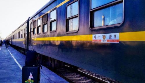 The longest train journey in my country is 5166 kilometers one way and it takes 3 days and 3 nights.