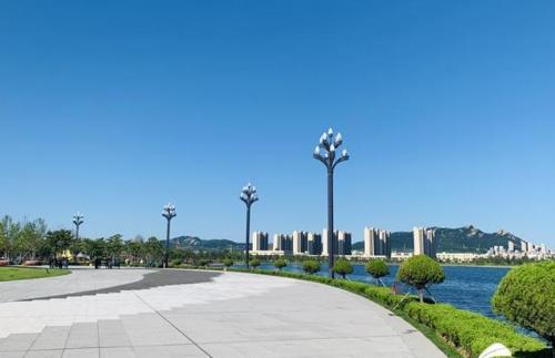 China's next well-known county with retirement potential, beautiful sea views, perfect summer, clean streets and pleasant air.