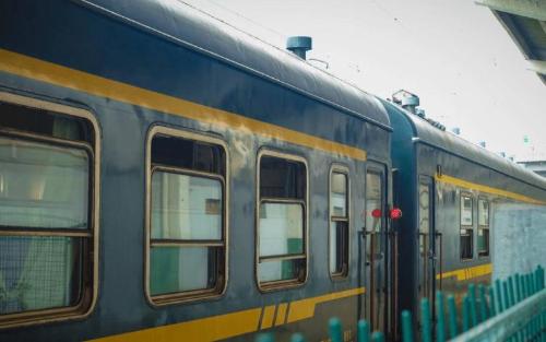 My country's "seatless" train doesn't stop in middle of 727-kilometer track, and scenery is beautiful along way.