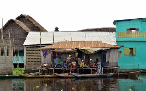 The world's largest village on water: boats are only means of transportation, but biggest problem is to go to toilet
