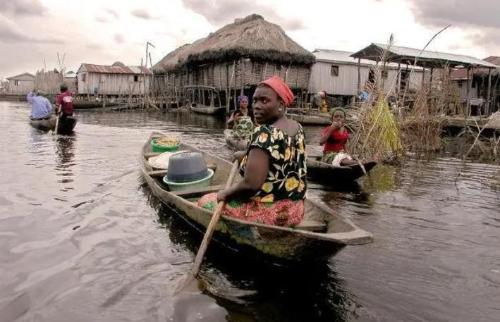 The world's largest village on water: boats are only means of transportation, but biggest problem is to go to toilet
