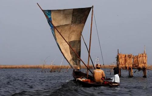The world's largest village on water: boats are only means of transportation, but biggest problem is to go to toilet
