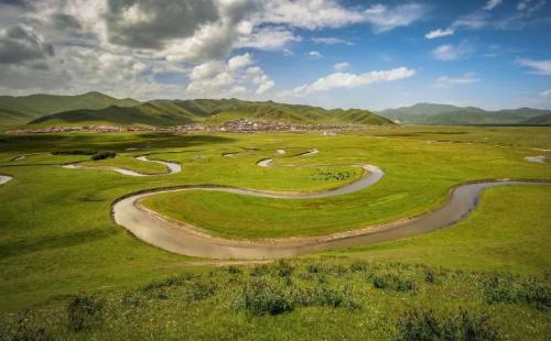 The only county in China named after Yellow River, Yellow River miraculously flows backwards for 800 miles, 95% of which is wetland, so beautiful