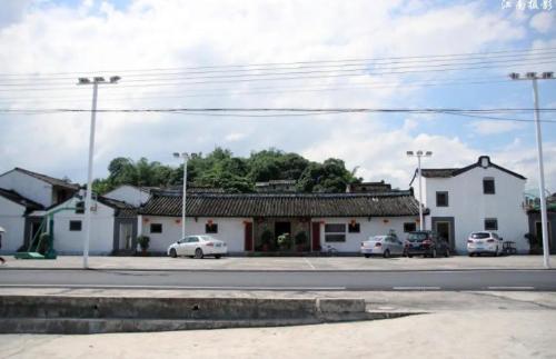Mysterious Bagua Village Discovered in Guangdong Province, Where Every House Is Taped With The Same Pair Of Couplets And The Layout Is Delicately Surrounded By Water
