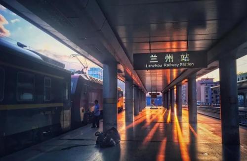 A typo at Lanzhou Railway Station has been around for 71 years, was it intentional or unintentional?