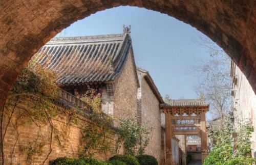 Thirteen generations do not separate families, one family is one village, explore legend of "Single Gate Willow Tree" in depths of Taihang Mountains.