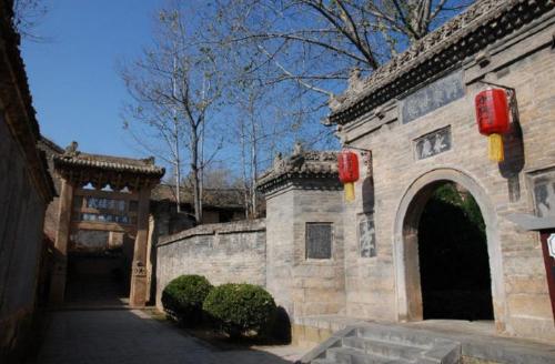 Thirteen generations do not separate families, one family is one village, explore legend of "Single Gate Willow Tree" in depths of Taihang Mountains.