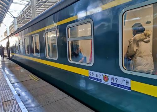 The train, which stretches for 5,000 kilometers, has beautiful scenery along way and is known as a tourist train.