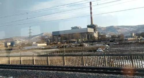 The train, which stretches for 5,000 kilometers, has beautiful scenery along way and is known as a tourist train.