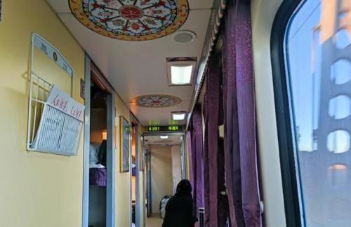 The train, which stretches for 5,000 kilometers, has beautiful scenery along way and is known as a tourist train.