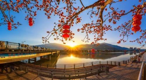 Three cities in Sichuan were "successful" in name change, few knew before name change, one was Dujiangyan.