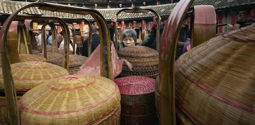Where do hard-working Hakkas come from? Why are Hakki not a minority?