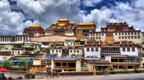 These 3 must-visit places in China in a lifetime have beautiful scenery and make people yearn endlessly

