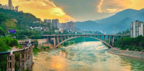 After I retired, I went to this small city in Sichuan to escape cold and spend winter. It's called "Little Sanya" and environment is beautiful.